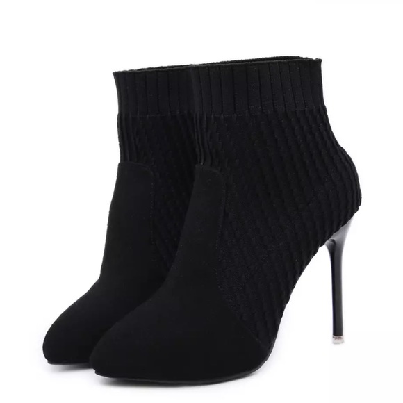 HOT! ON SALE! Black Pointed Sock Booties - Picture 5 of 6